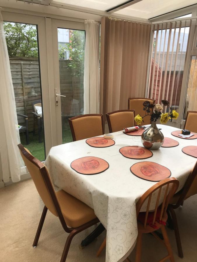 J8 M27 Apartment Southampton Bagian luar foto